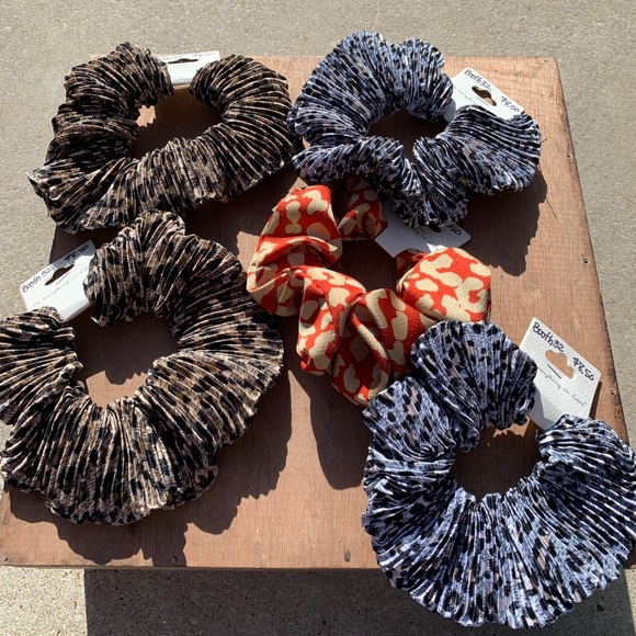 Scrunchies - Picture 1 of 2